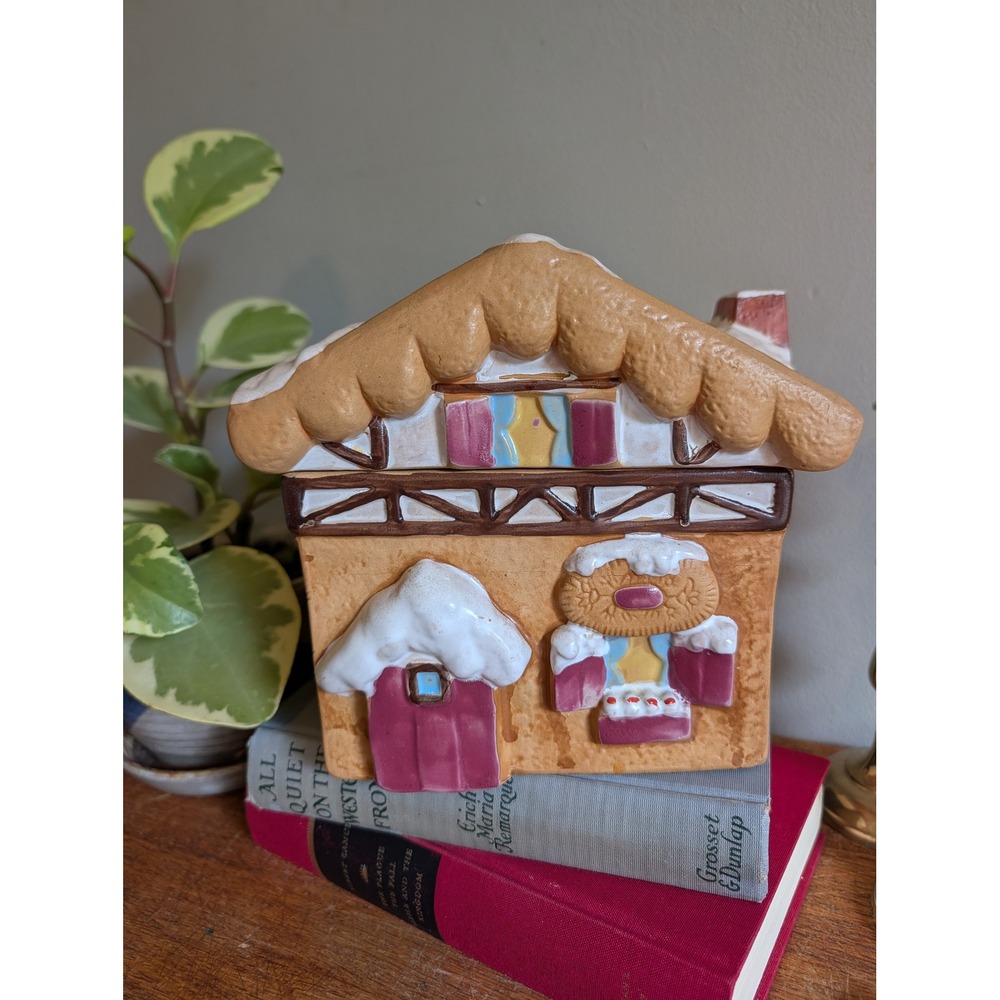 Vintage Enesco Gingerbread House Cookie Jar Ceramic Christmas Canister Japan